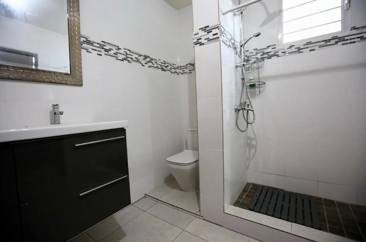 Spacious 3 Bedroom 2 Bathroom Marigot Home Holiday home