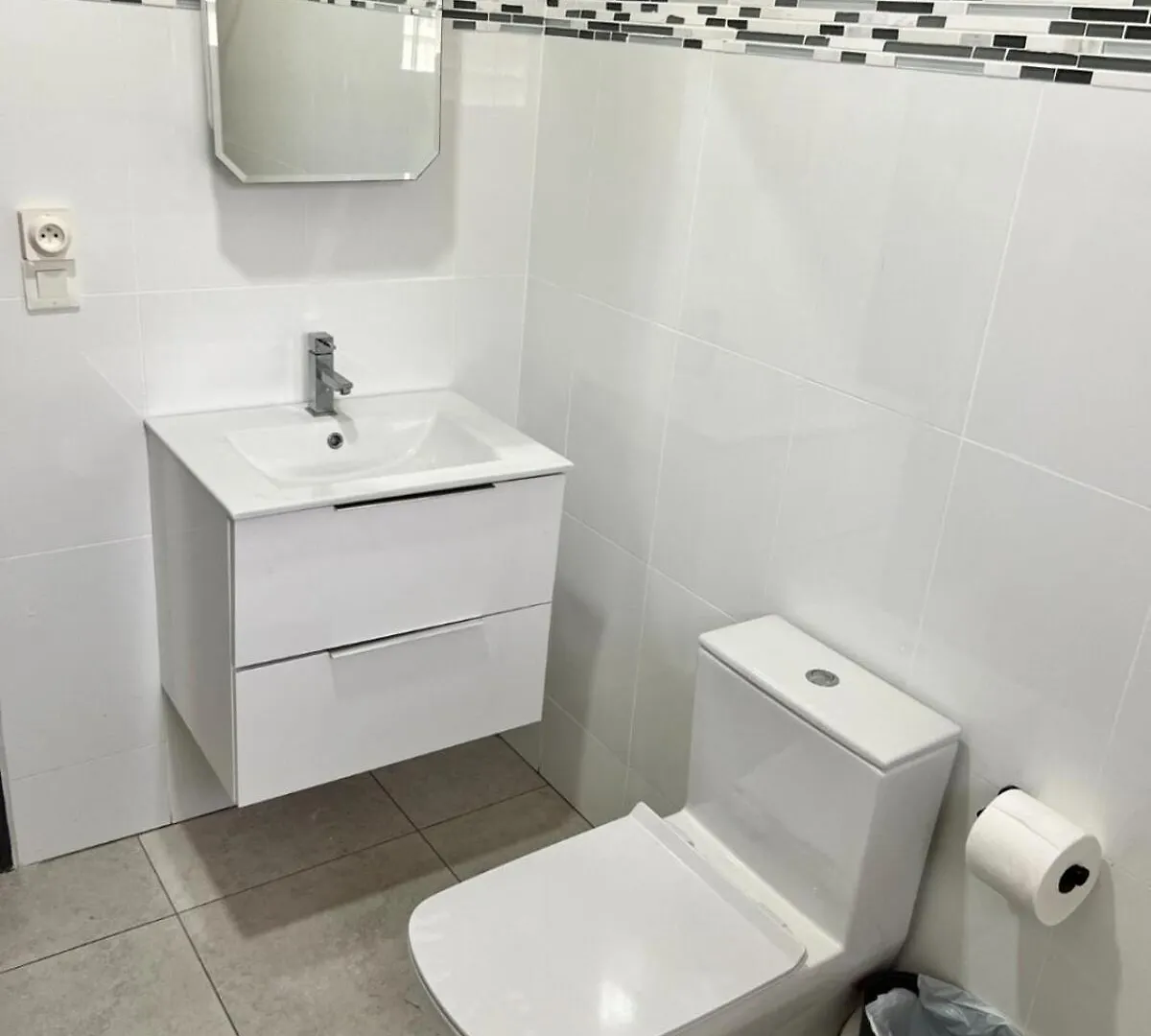 Spacious 3 Bedroom 2 Bathroom Marigot Home